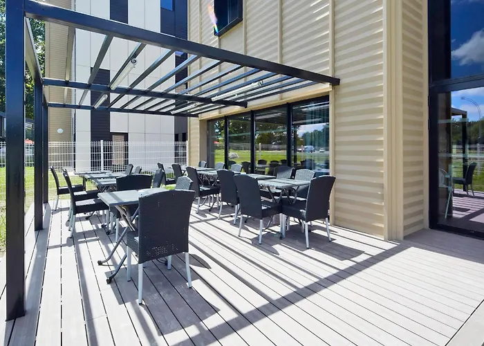 Kyriad Prestige Pau - Palais Des Sports